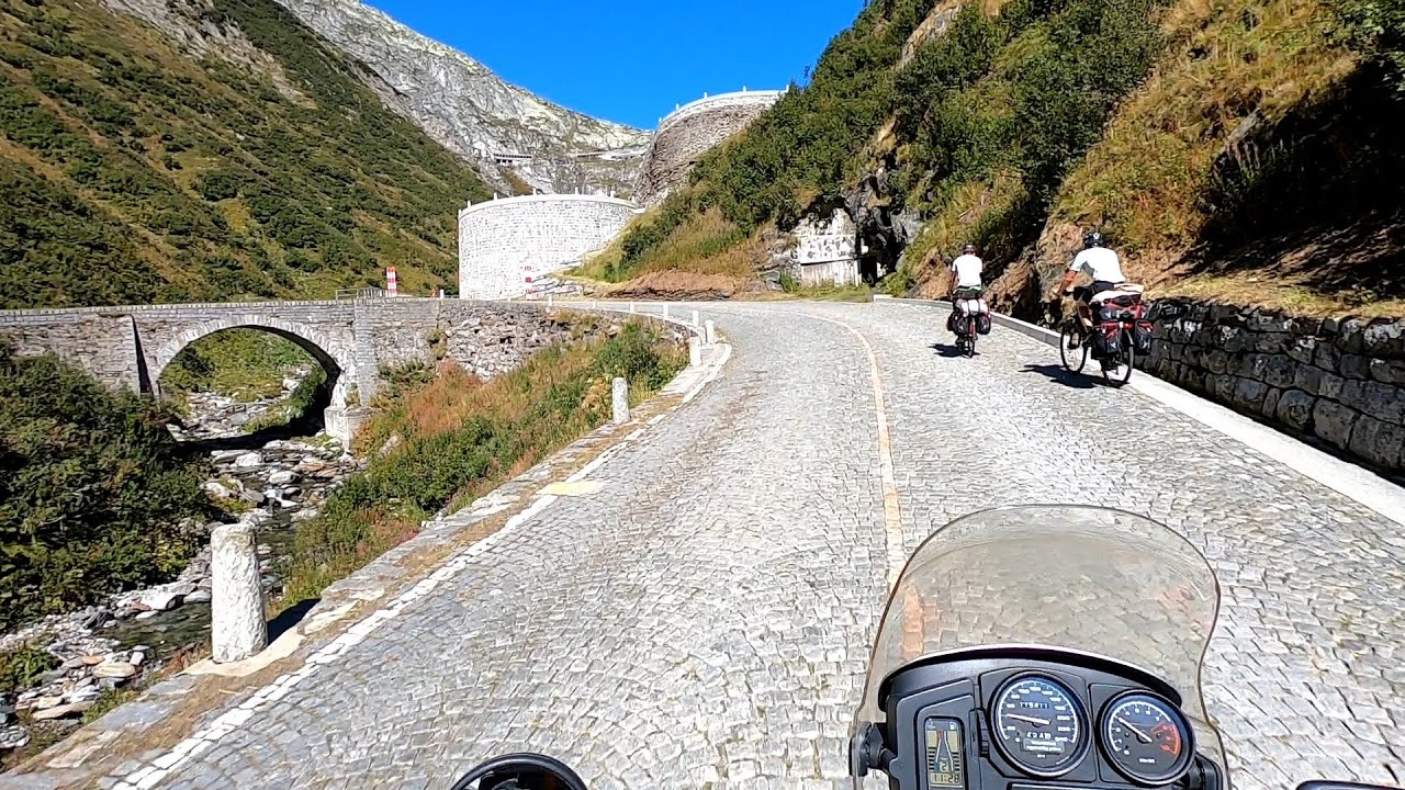 MOTORRAD ALPENTOUR  2020: über die Tremola auf den Gotthardpass