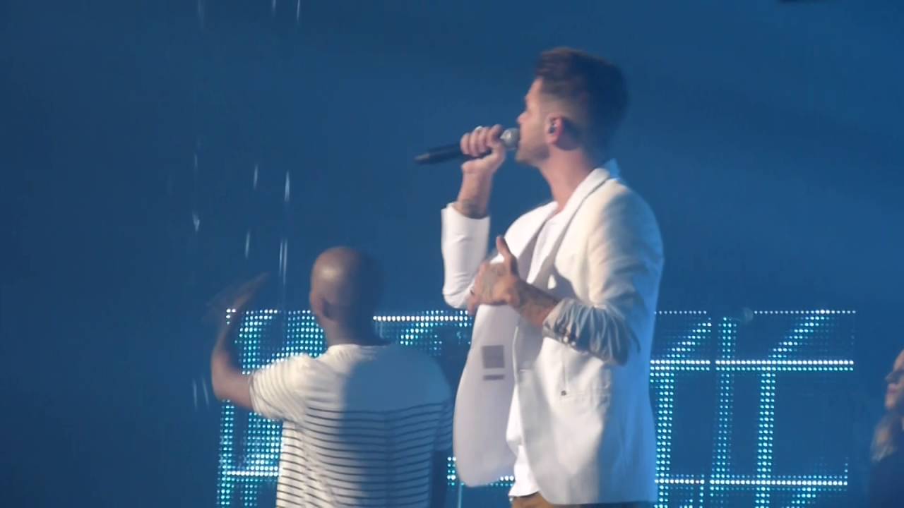 Keen'v feat. Willy William - On s'endort. 09 octobre 2016 à Rouen.
