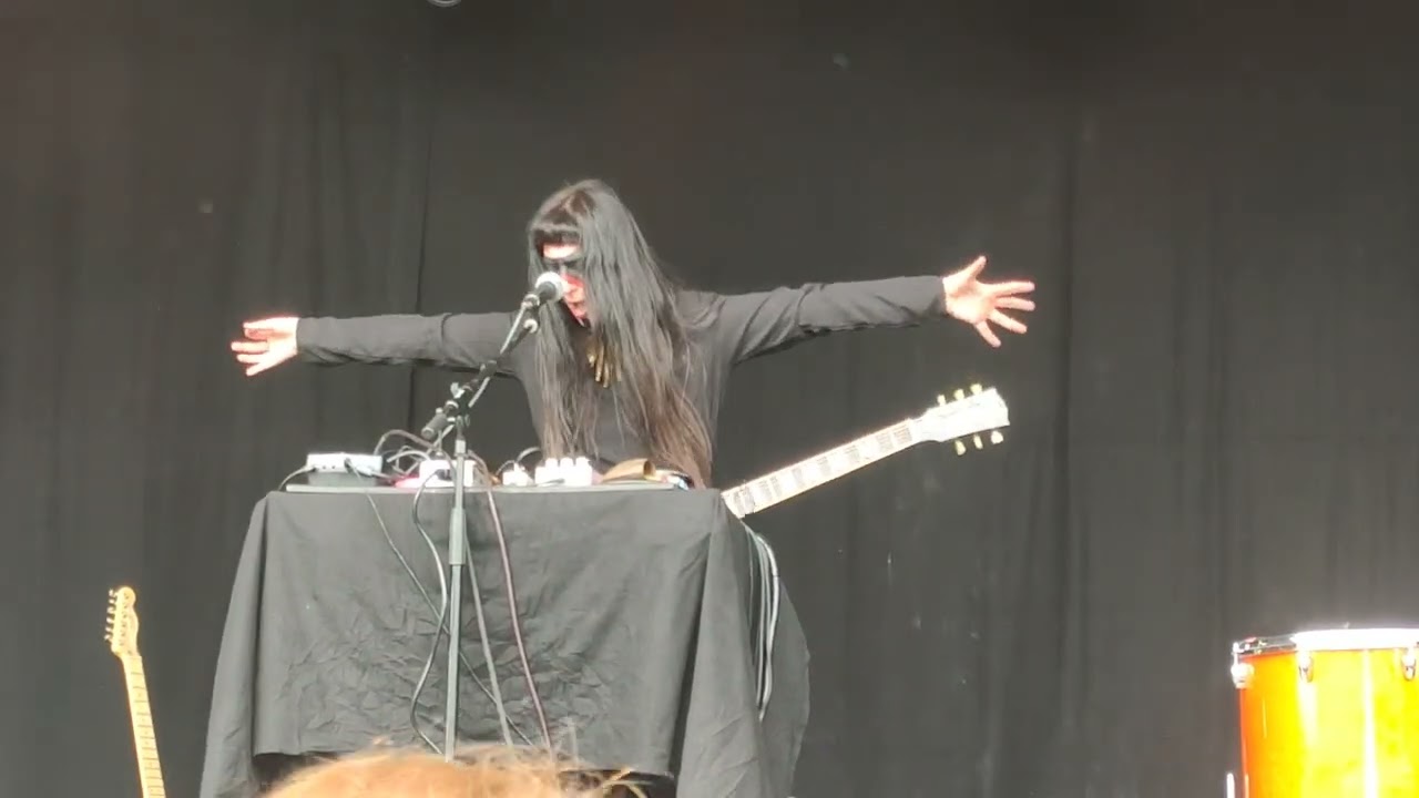 Lili Refrain Travellers live at CastleFest 20250801
