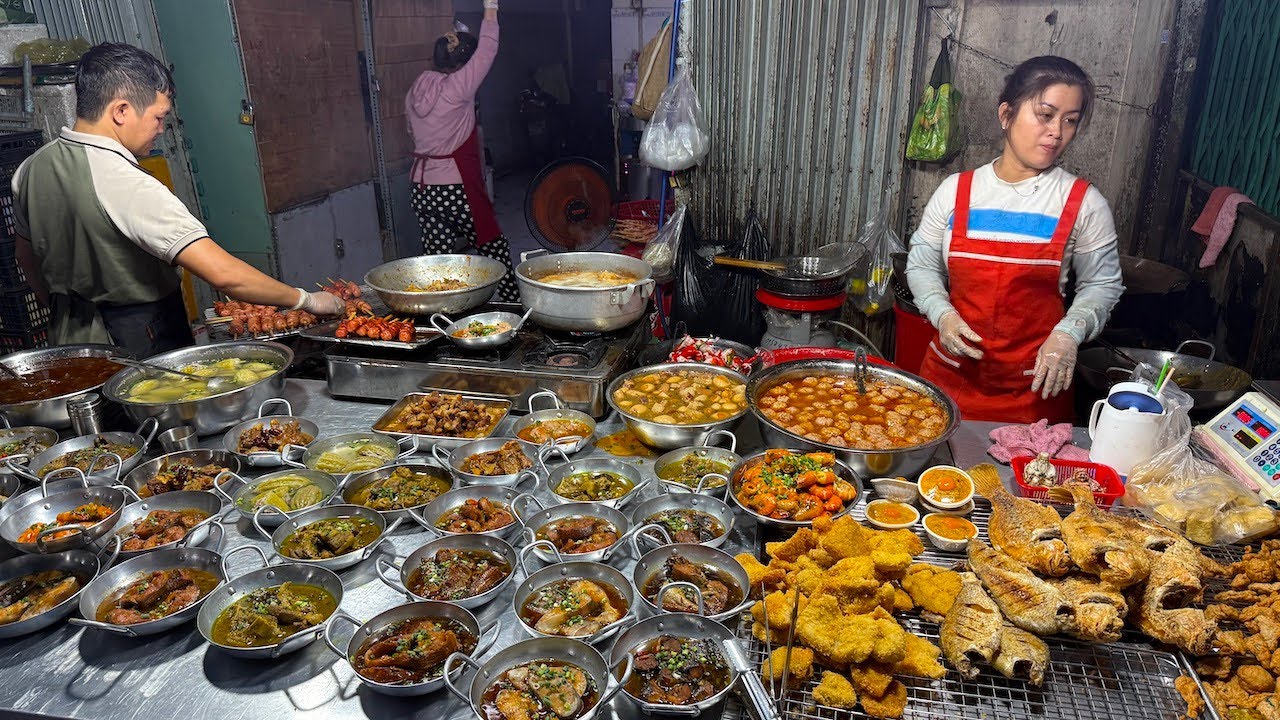 Độc lạ quầy ăn nấu sẵn cho người lười vào bếp, bán luôn cả chảo mang đi