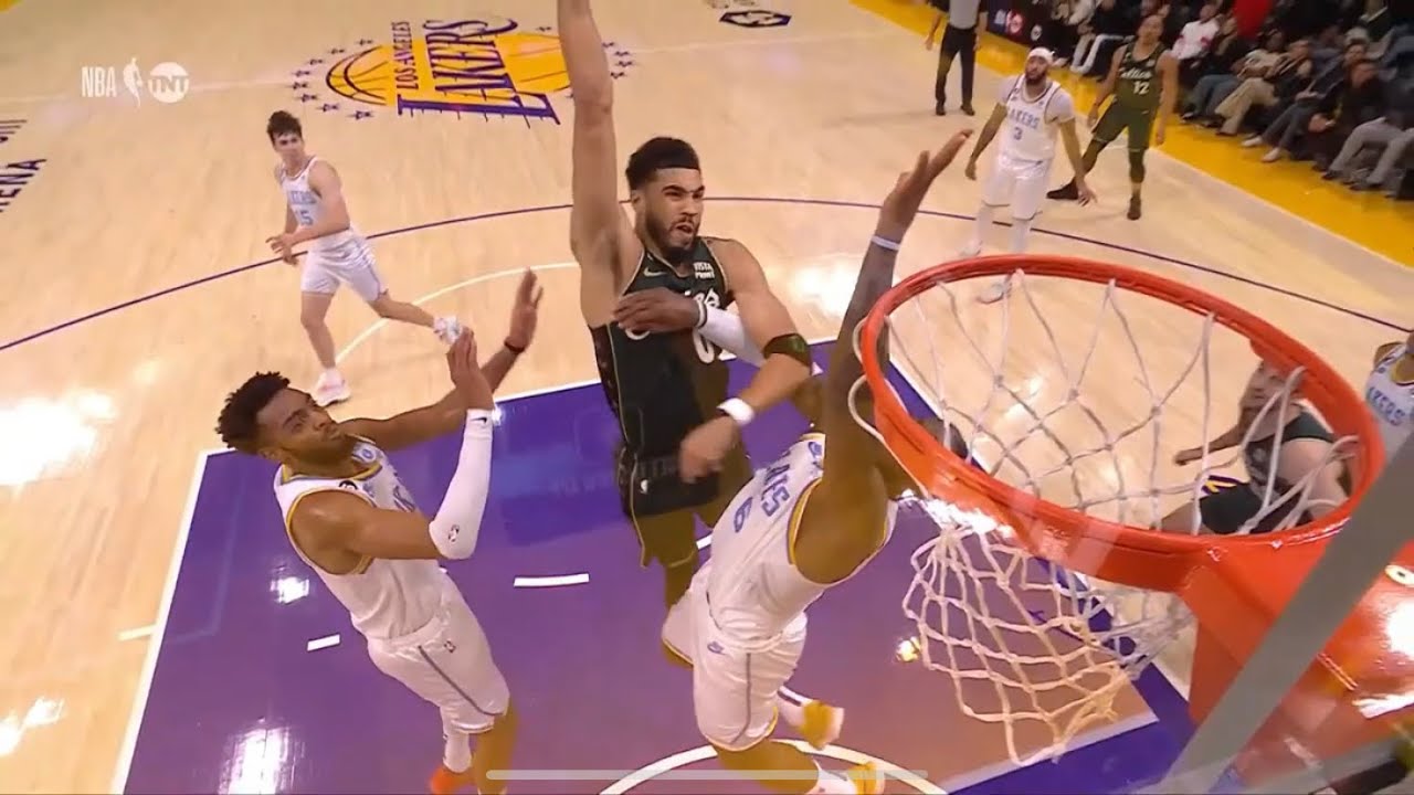 Jayson Tatum tries to send LeBron James to retirement with this dunk!