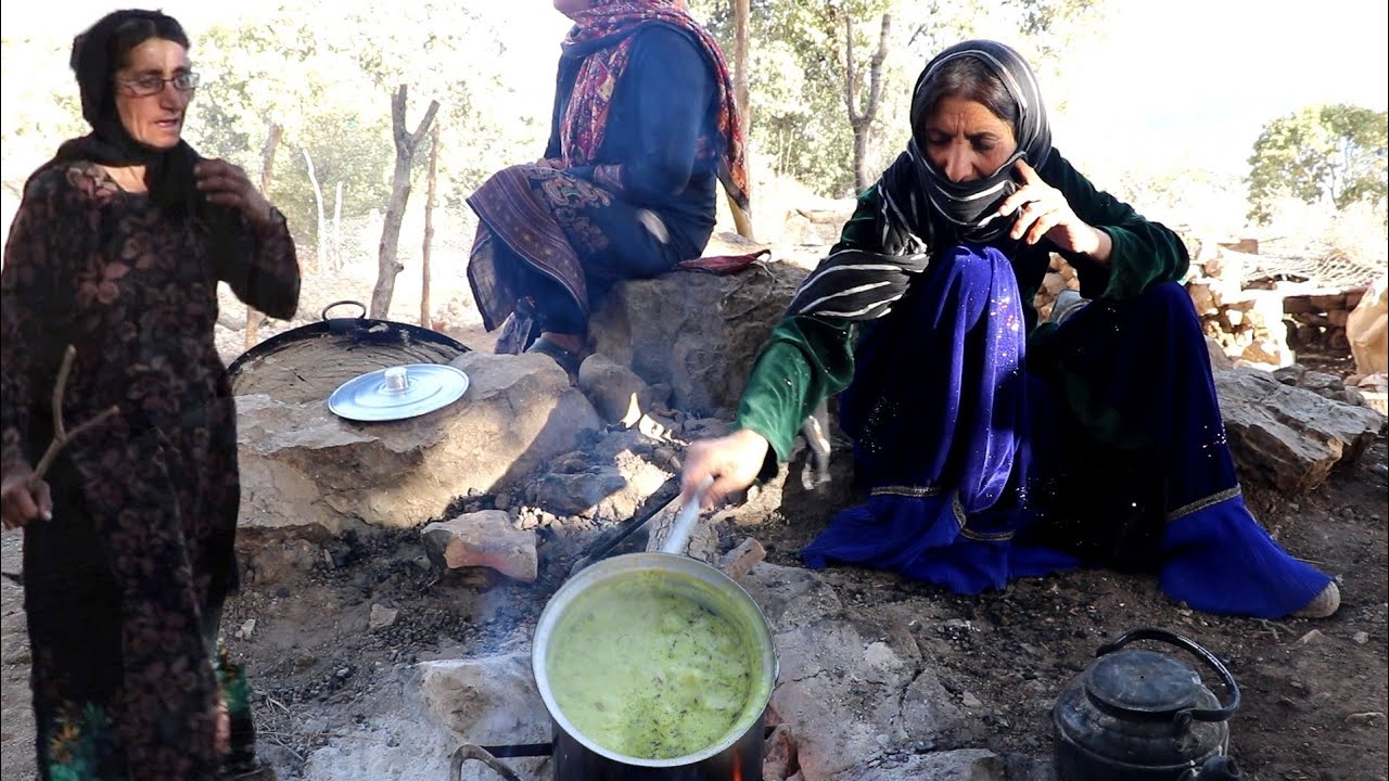Making Delicious Traditional Soup(Ash-Dough)-Nomadic lifestyle of Iran