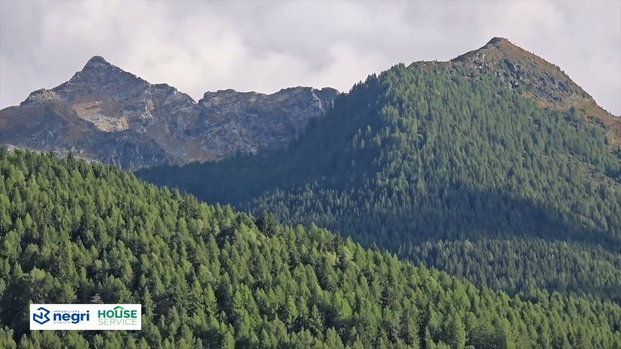 APRICA Vendesi trilocale su due livelli con vista