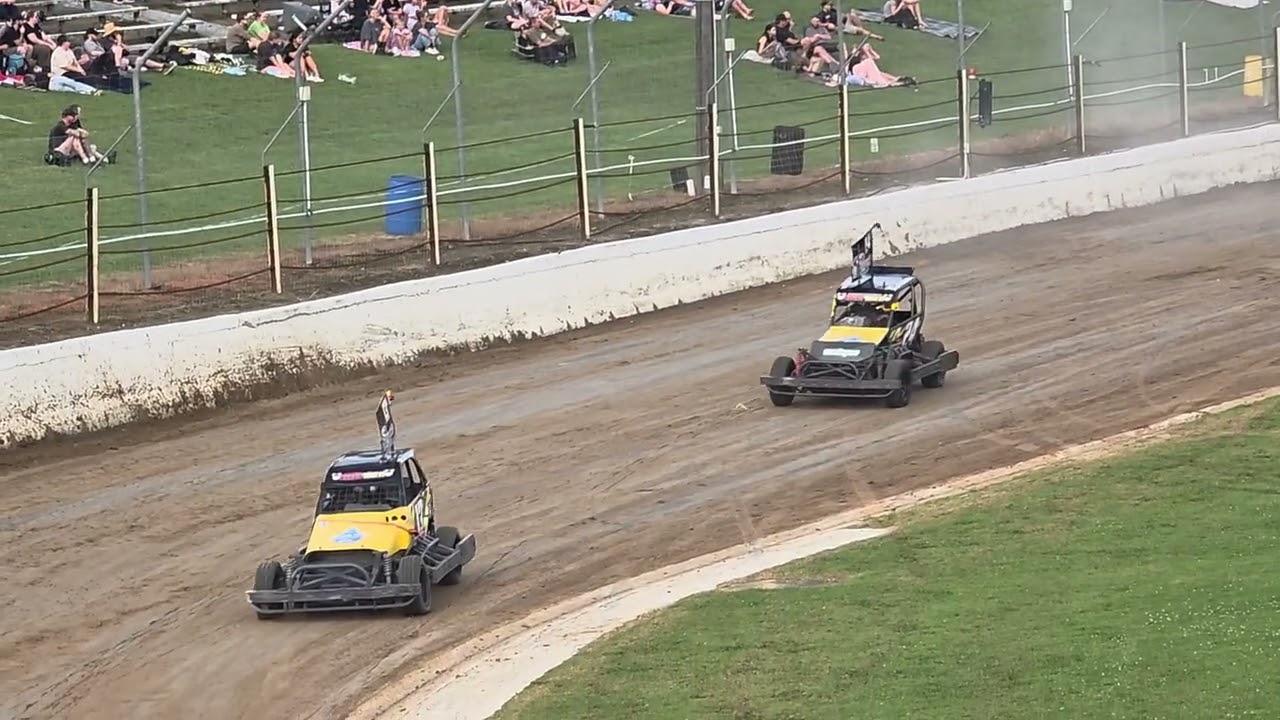 Waikato Raiders Vs Auckland Alleycats Huntly Speedway Stockcar Teams invertation 17.01.26