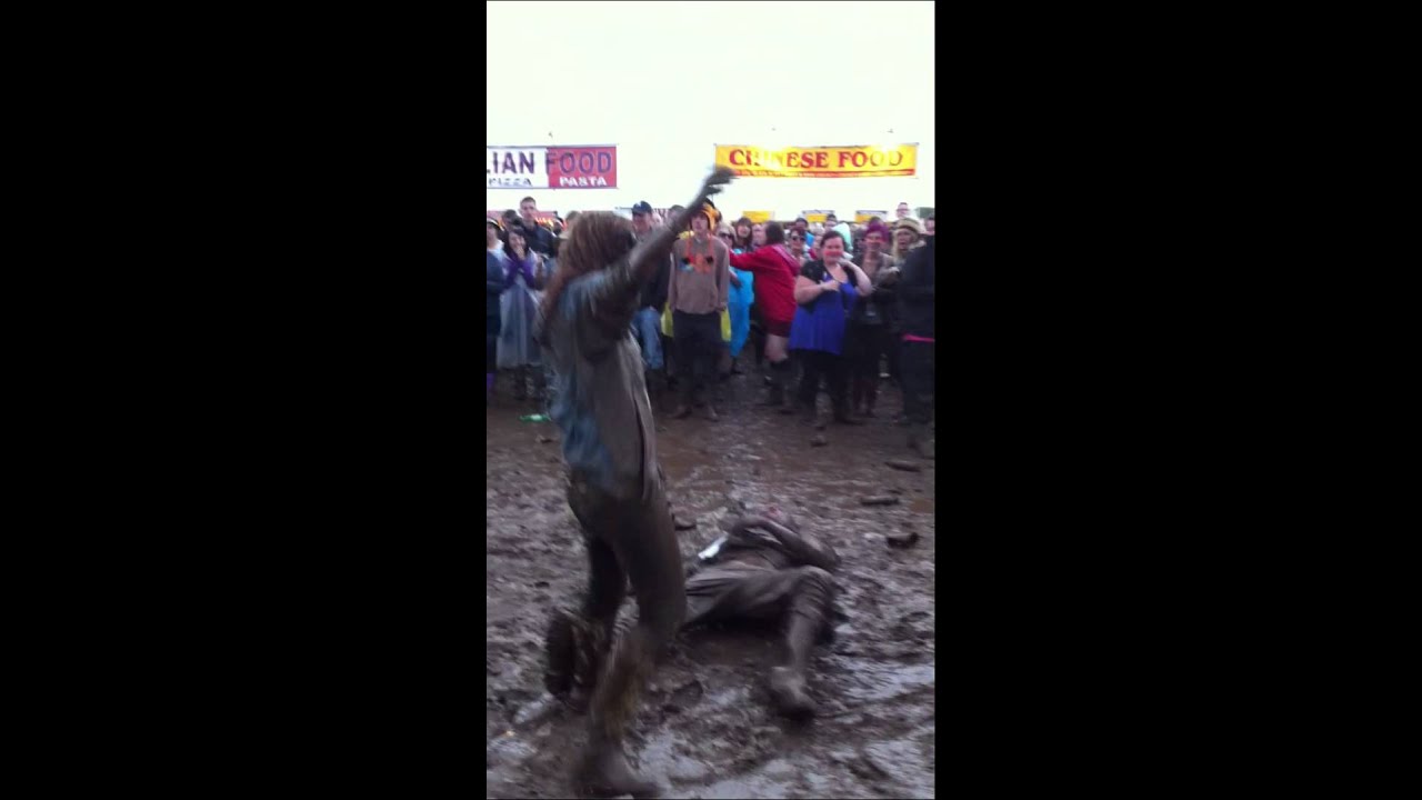 Mud During Foo Fighters - My Hero.  T in the Park 2011