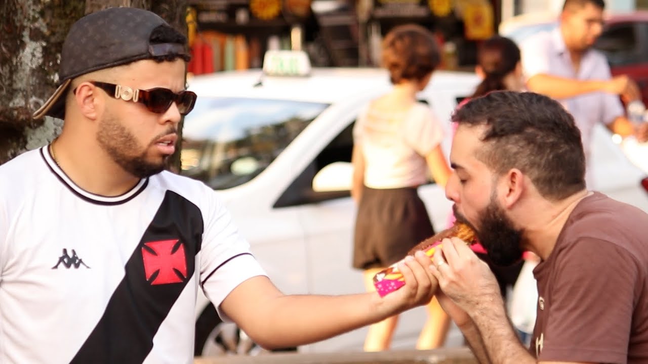 CHUPANDO O CHURROS DE ESTRANHOS NA RUA : MANDE A SUA #295