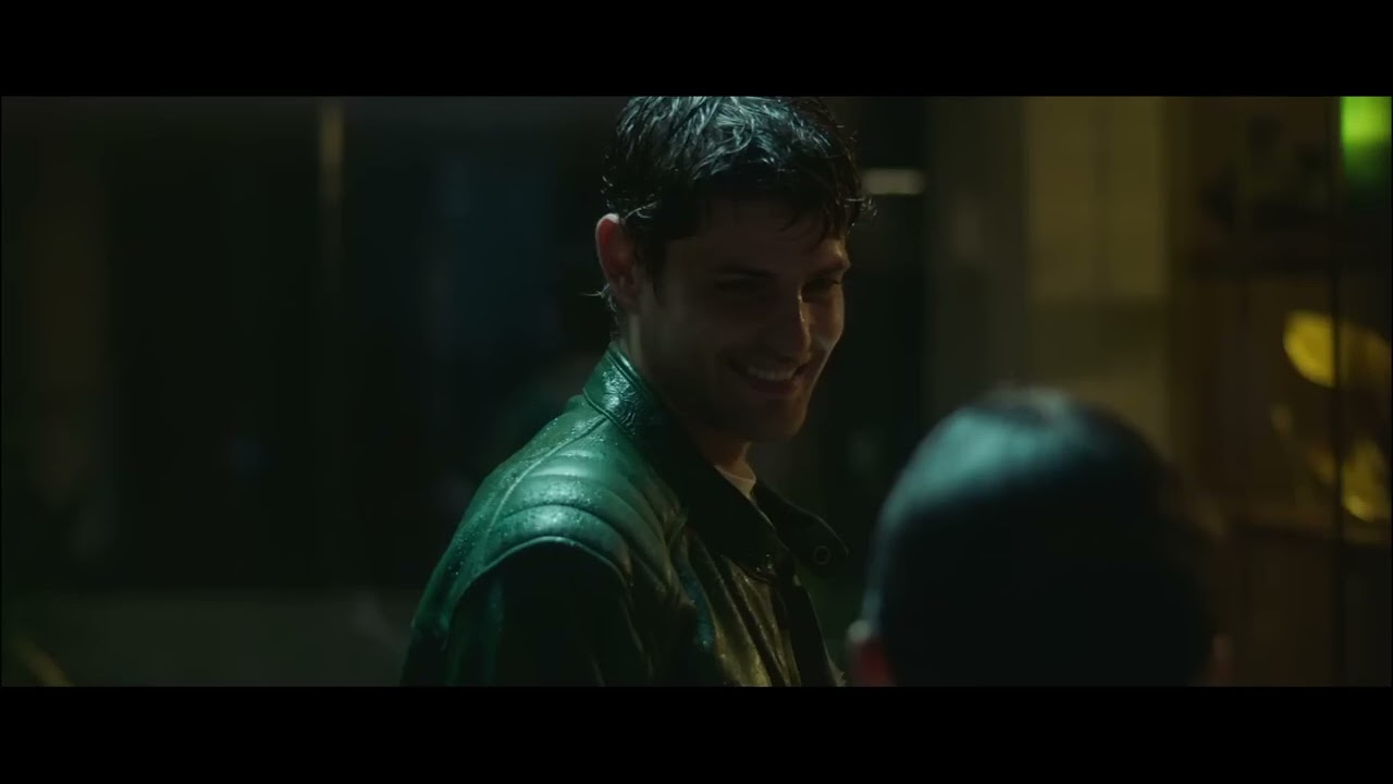 Mala influencia / Kiss Scene - Eros & Reese