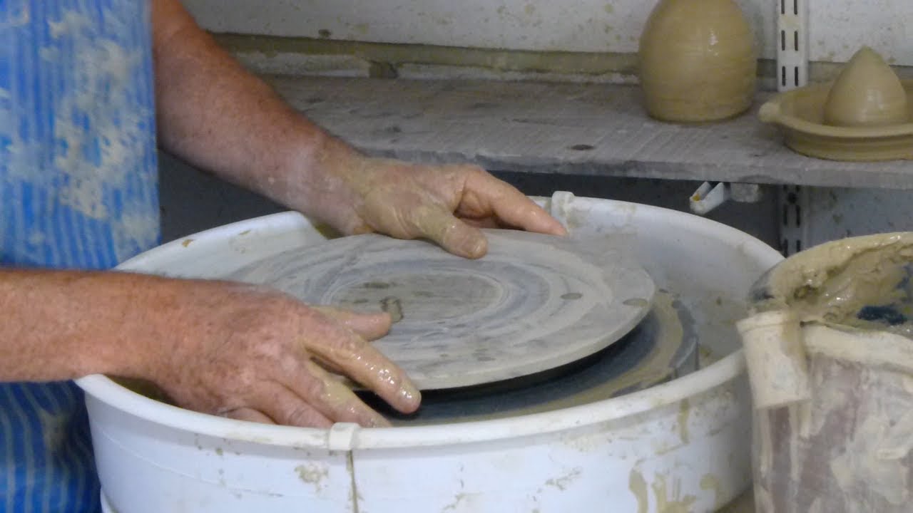 How to fix a wooden bat to the potter's wheel with clay - Ridge Pottery
