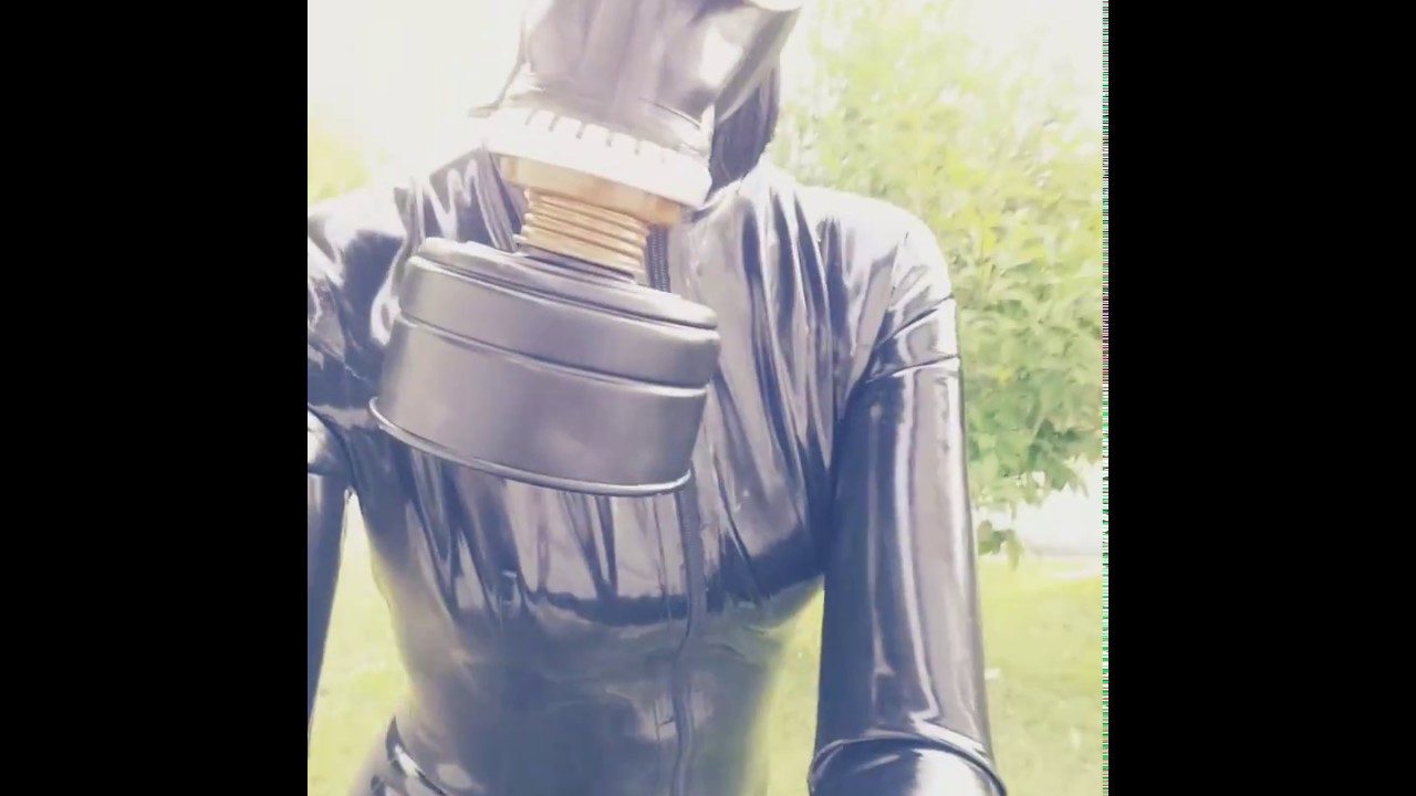 latex Catsuit gasmask