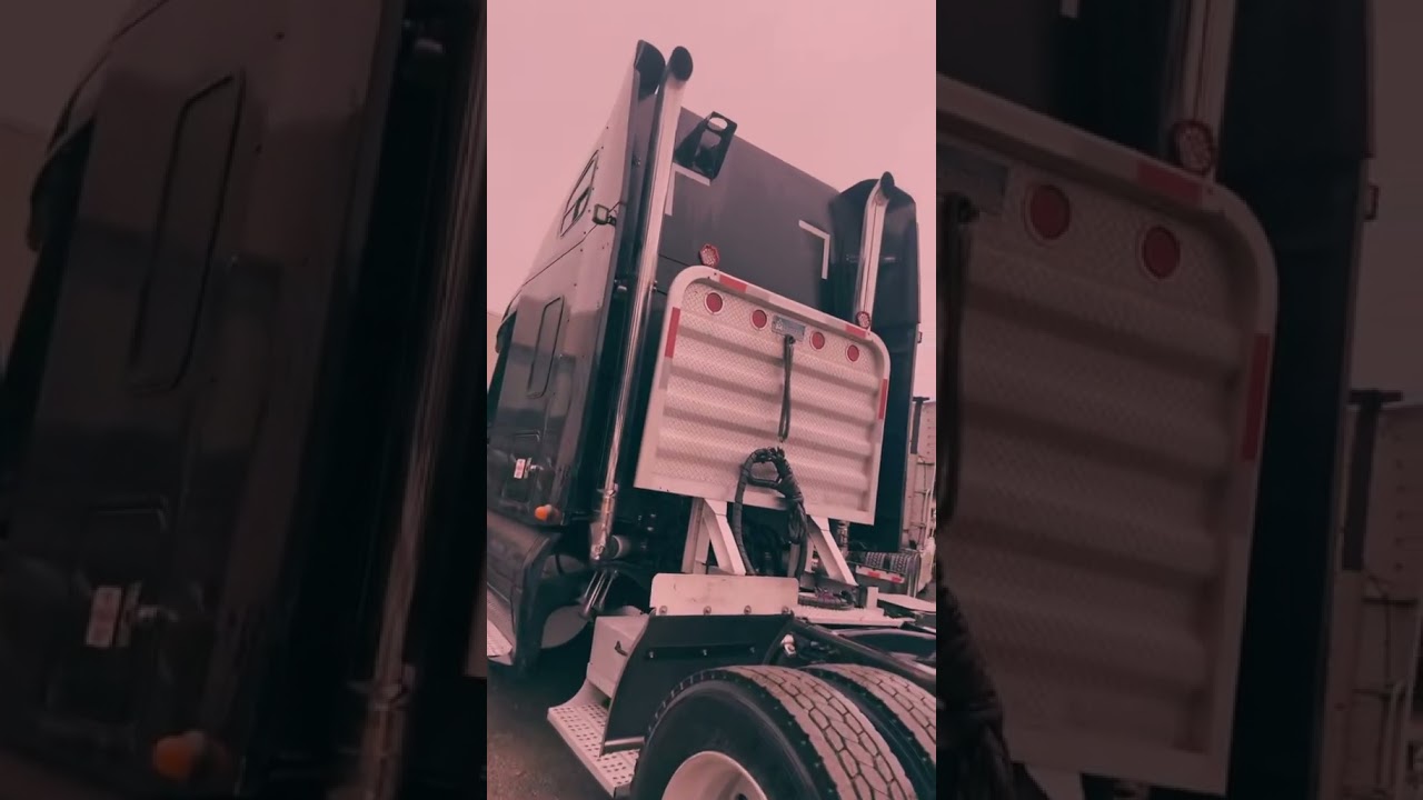 #cummiun n14 #freightliner1998 #freightlinercentury #canada #usa #millionmiles #millionaire