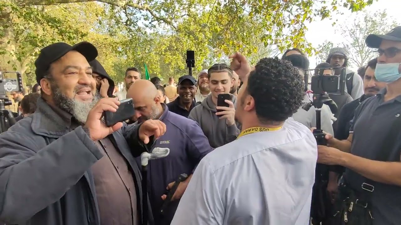UNCLE OMAR CONFRONTS BR SHAMSI THEN THIS HAPPENED L| SPEAKERS CORNER العربية والإنجليزية مختلطة