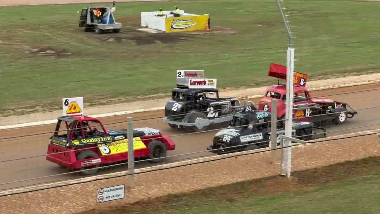Wellington Speedway - Historic Stockcars 17/01/26