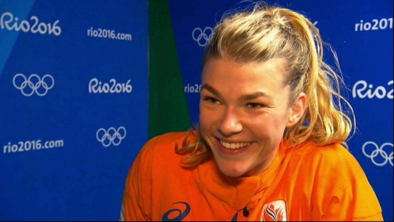 Tess Wester: 'Als ik hier mijn salaris vertel, word ik ontslagen! - Bureau Sport Radio