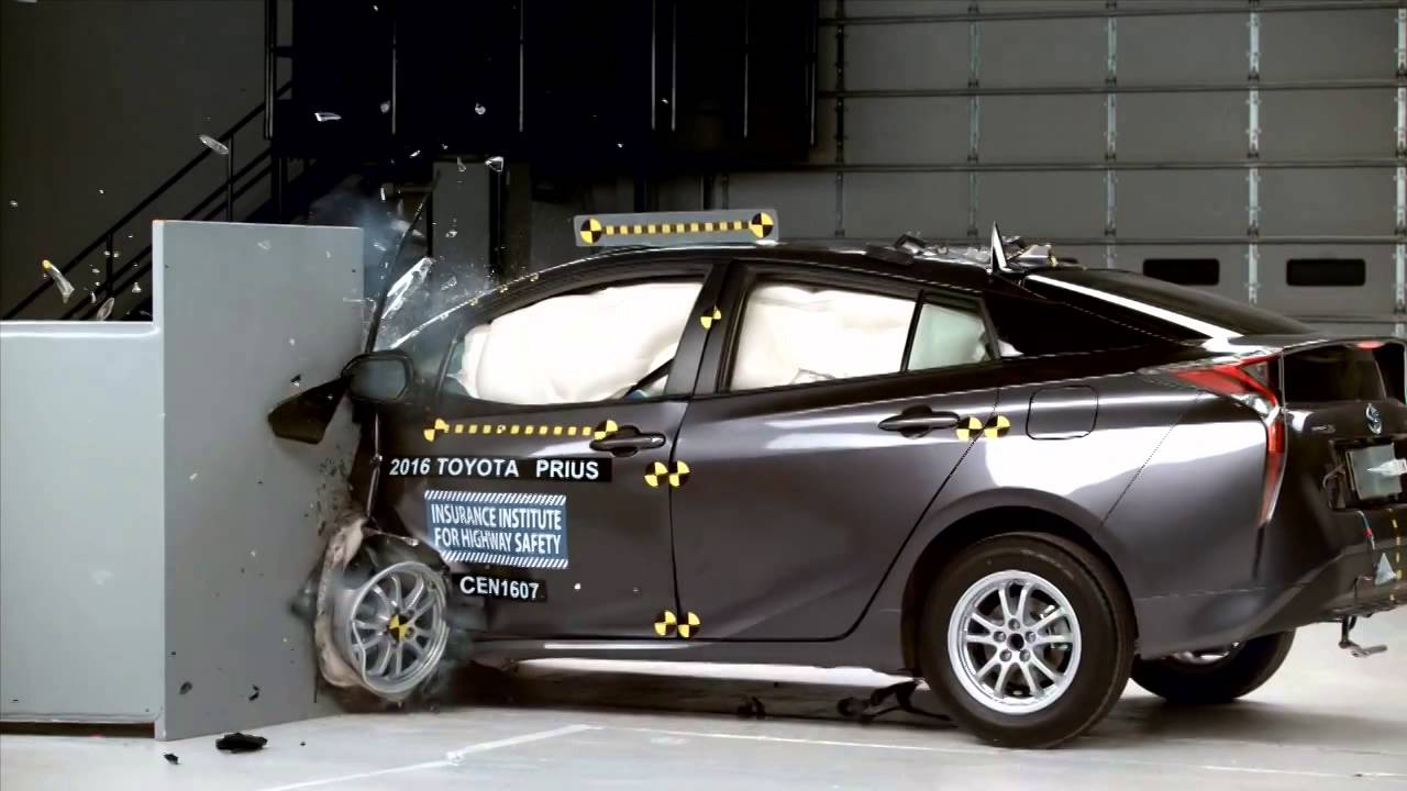 2016-2021 Toyota Prius/Prius Prime Hybrid IIHS Small-Overlap Crash Test