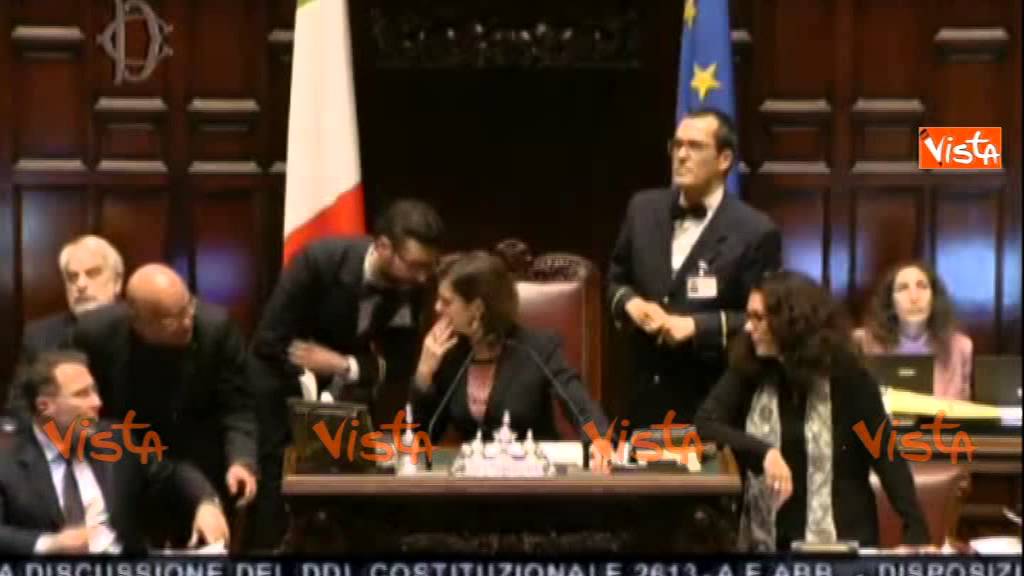 CAOS ALLA CAMERA - BOLDRINI ESPELLE I CINQUE STELLE, RIVALUTATE L'OSTRUZIONISMO