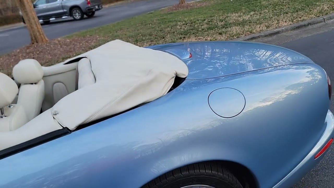 Наиболее популярное сочетание цветов для Jaguar XK8 Victory Edition — это морозно-синий цвет на р...
