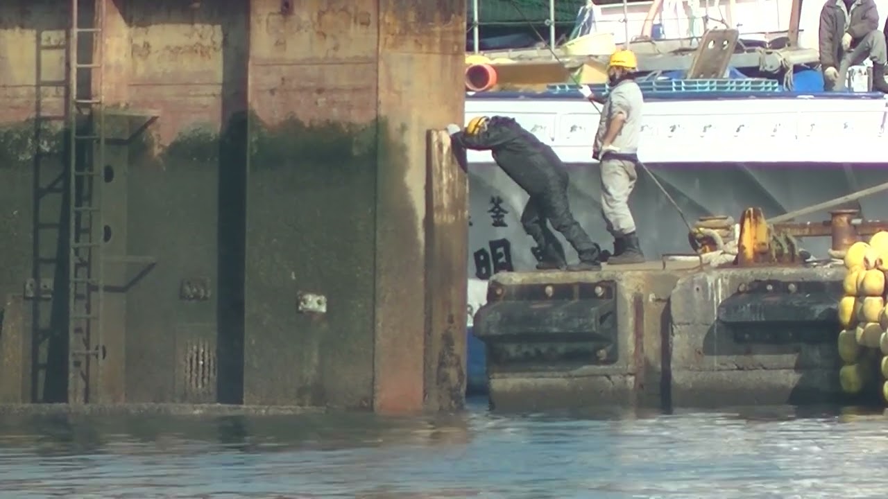 1月28日　初めてみた。乾ドックの閉扉排水(I saw it for the first time. Dry dock closed door drainage )