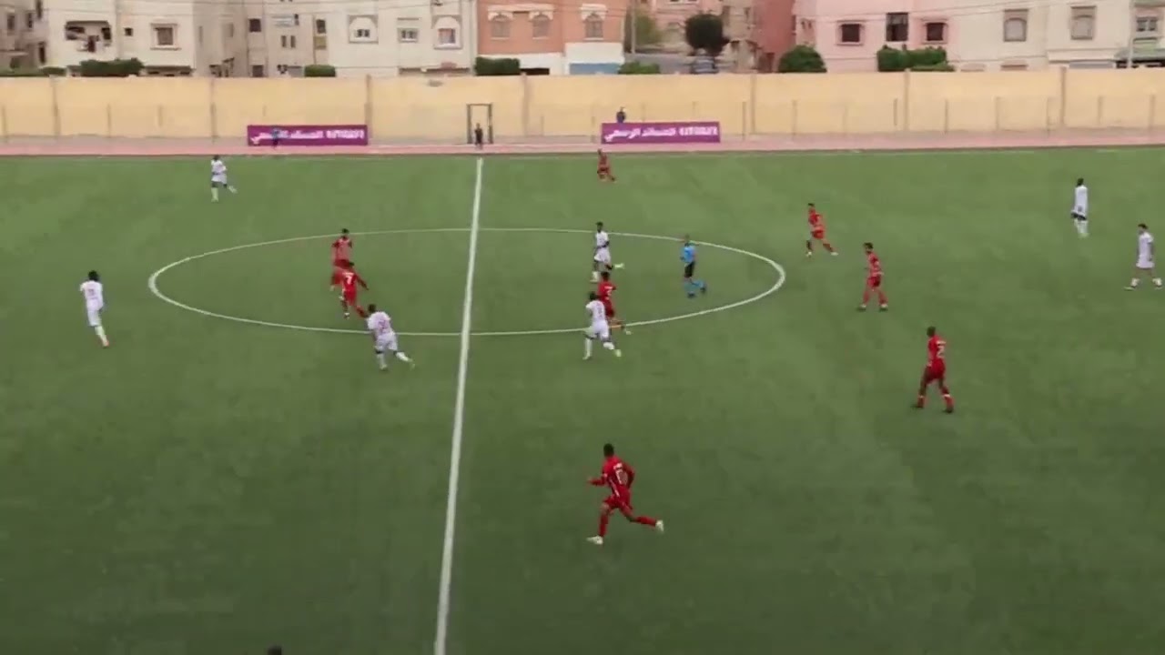 لحظات قبل هدف التقدم لشباب أطلس خنيفرة ضد شباب المسيرة