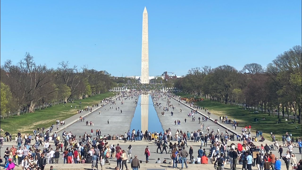 HUMANAP KA NG PANGET IN FRONT OF THE WHITE HOUSE!!!