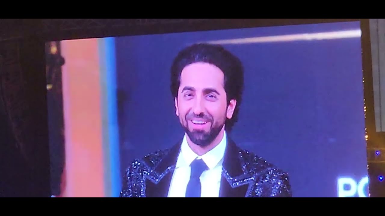 Filmfare Awards (19 Nov 2022) - Aayushman Khurana receives Award