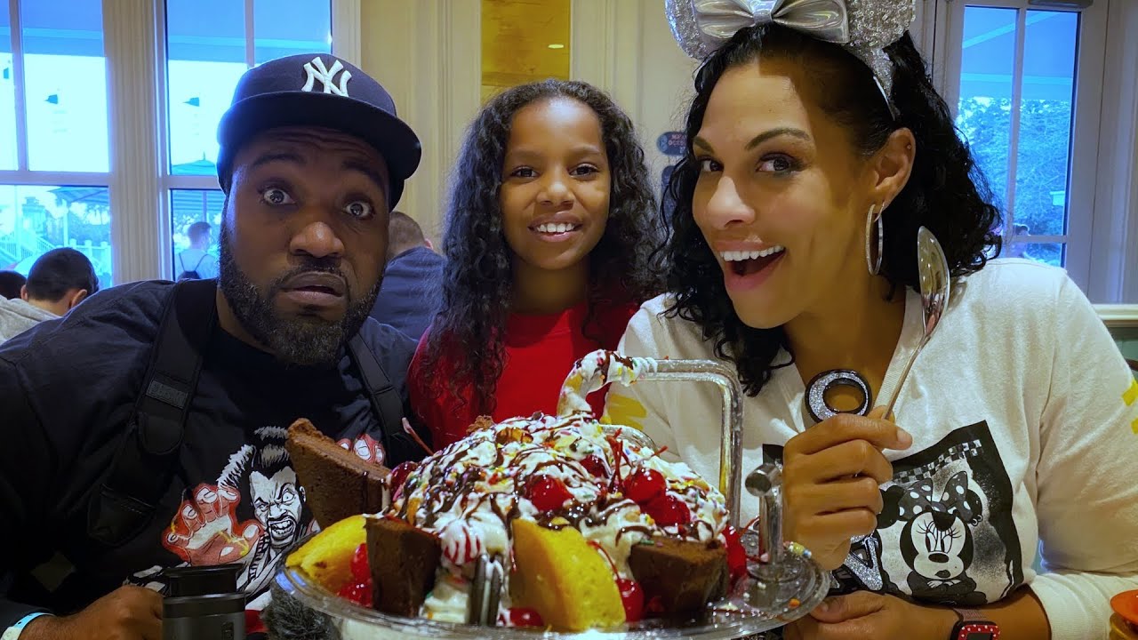 The Kitchen Sink Challenge with DisLyfeOfOurs at the Newly Refurbished Beaches & Cream Soda Shop