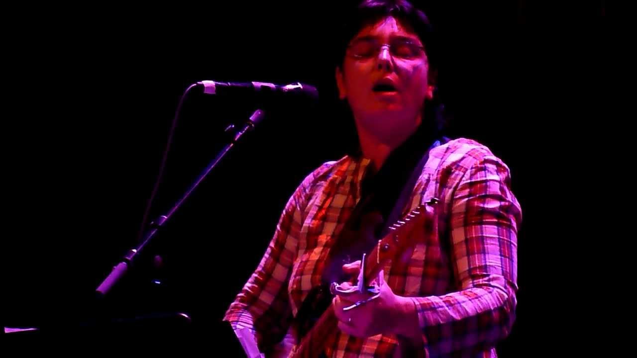 IF YOU HAD A VINEYARD by SINEAD O'CONNOR live @ PARADISO 2011