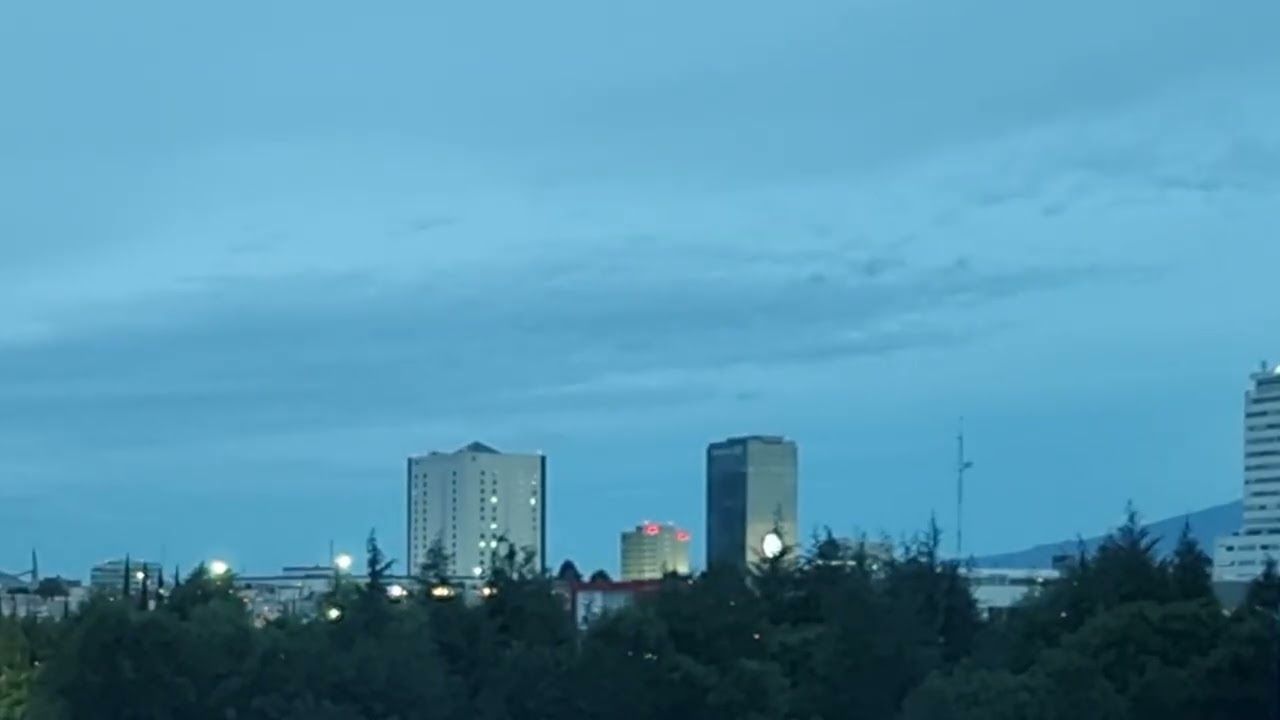 Lluvia en la Ciudad al Amanecer – Sonidos Relajantes por 10 Horas para Dormir o Concentrarse
