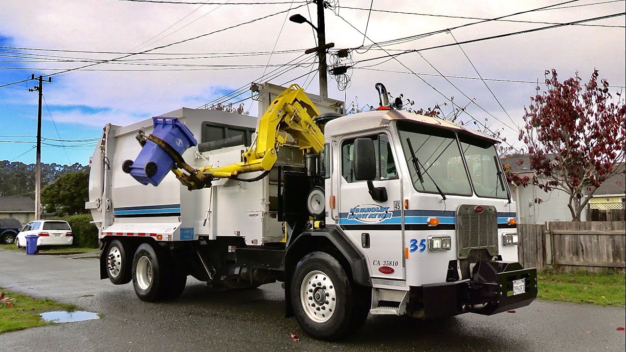 Peterbilt 320 - Wayne Curbtender Garbage Truck