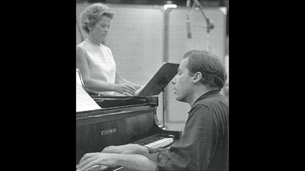 Glenn Gould disagrees with the Juilliard Quartet