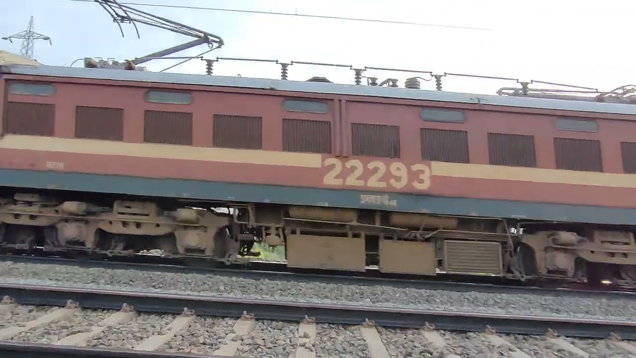 Vatva WAP4 Powered Vadodara - Dahanuroad Express Cruising Small Bridge🔥🔥🔥