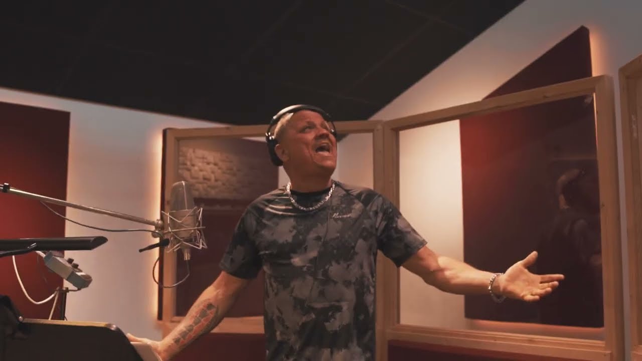 Mike Davids - Is dit een droom (Officiële Videoclip)