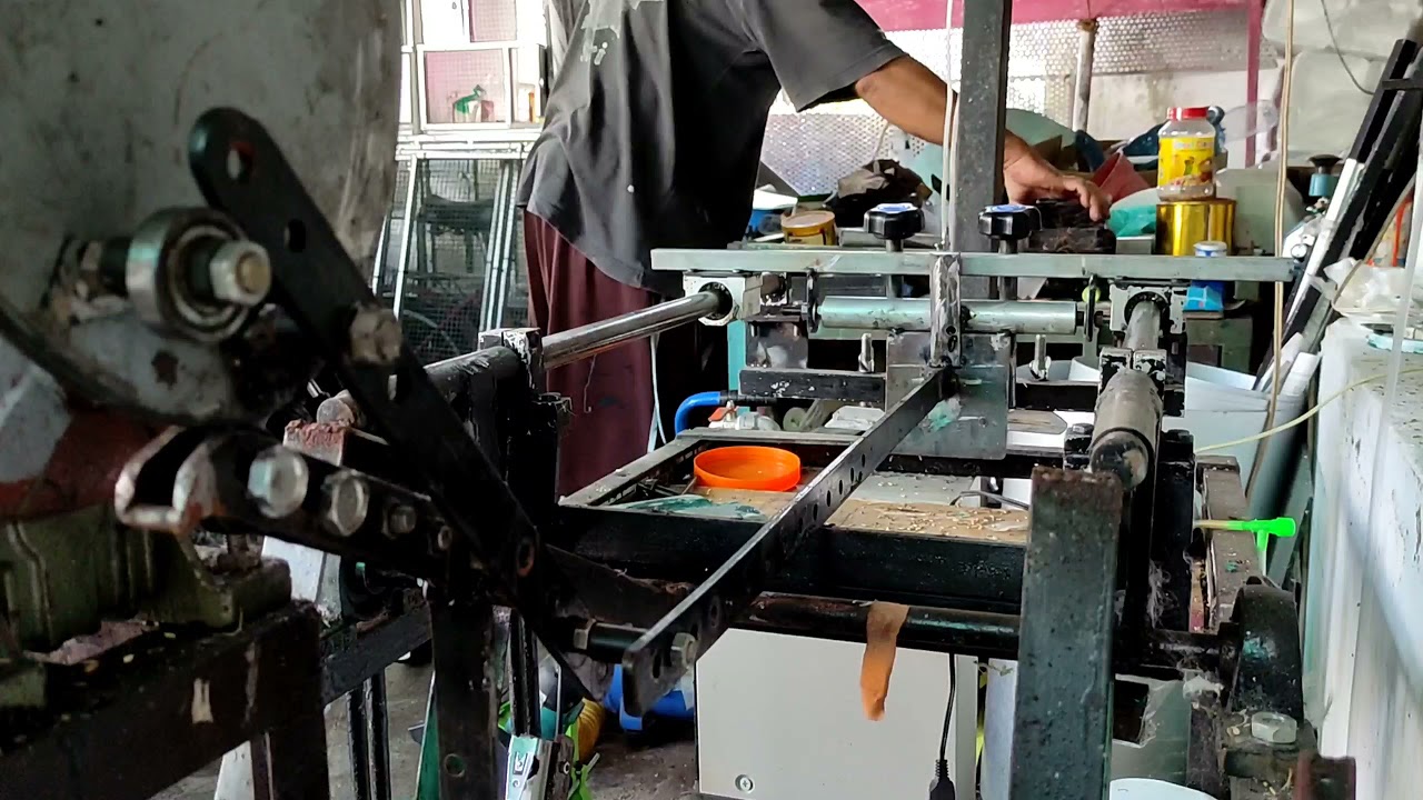 Proses buat pegangan rakel meja sablon