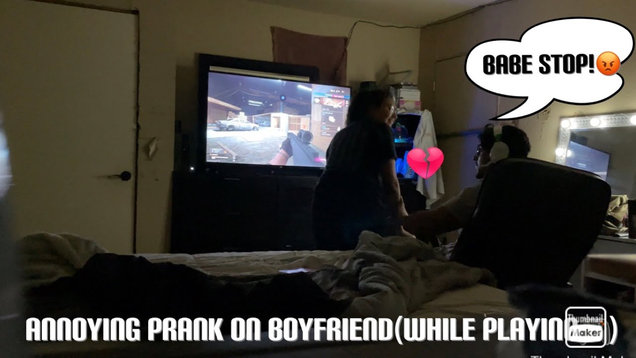 ANNOYING PRANK ON BOYFRIEND!! (WHILE PLAYING HIS GAME!) **HILARIOUS**