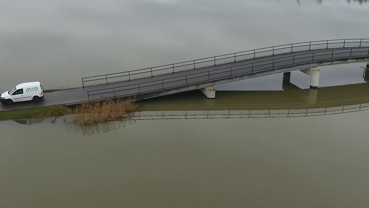 Noordwaard vol met water door hoge waterstand