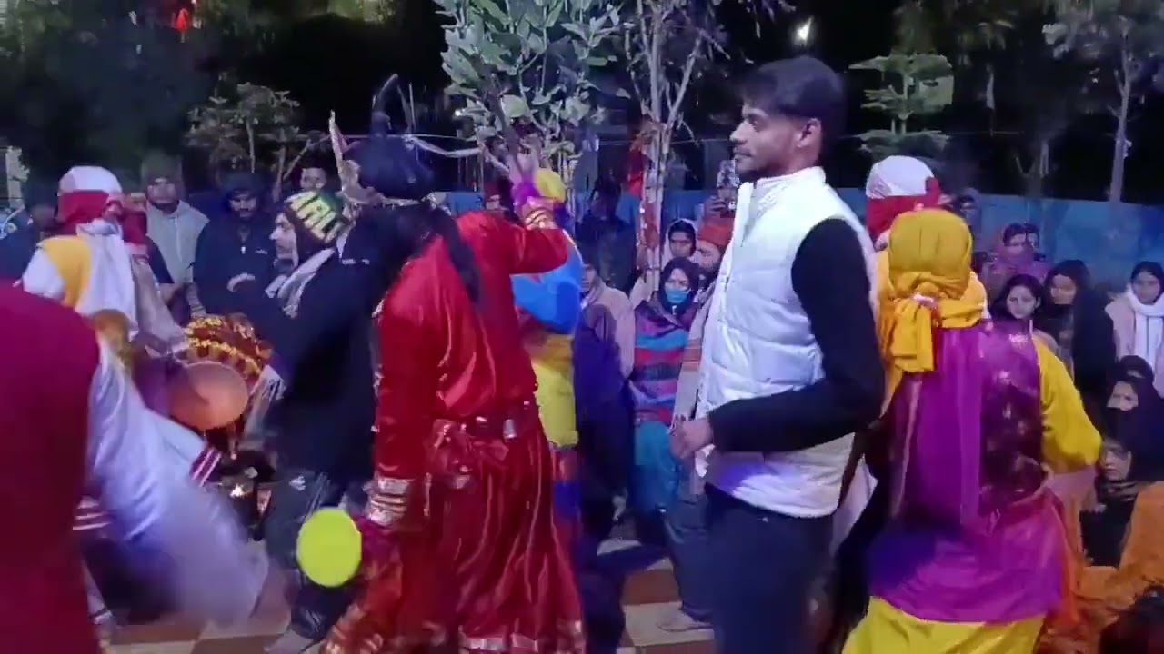 भवानी नृत्य सभी पे आया देवता
