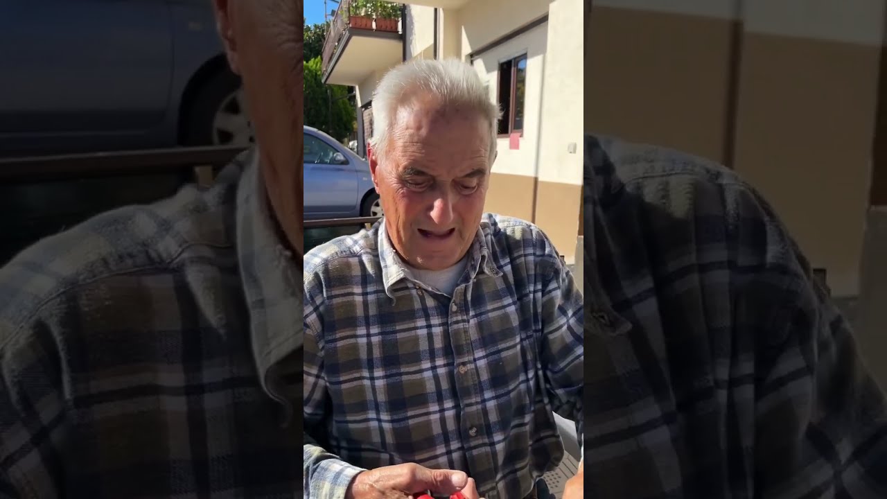 Nonno Giuseppe 92 anni, realizzo l’antico cesto siciliano