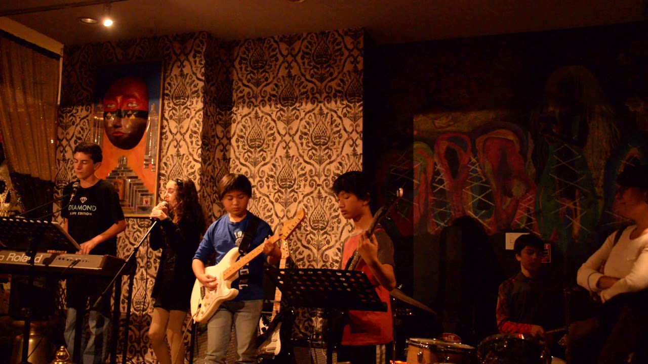 Trix performs Sweet Child o Mine