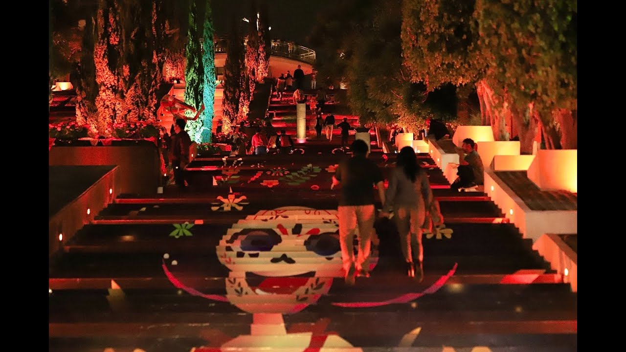 Encendido de las Escalinatas con motivo del Día de los Muertos