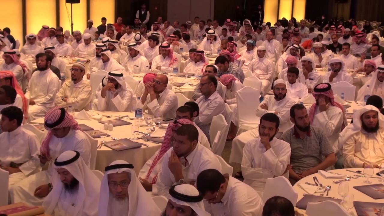 المتسابق خالد عبدالسلام رياض الفائز بجائزة قارئ الجمهور في مسابقة #القارئ_العالمي
