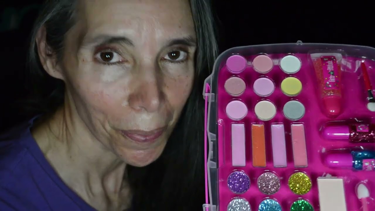 ASMR LA CHICA EN LA SALA DE ESPERA TE MAQUILLA