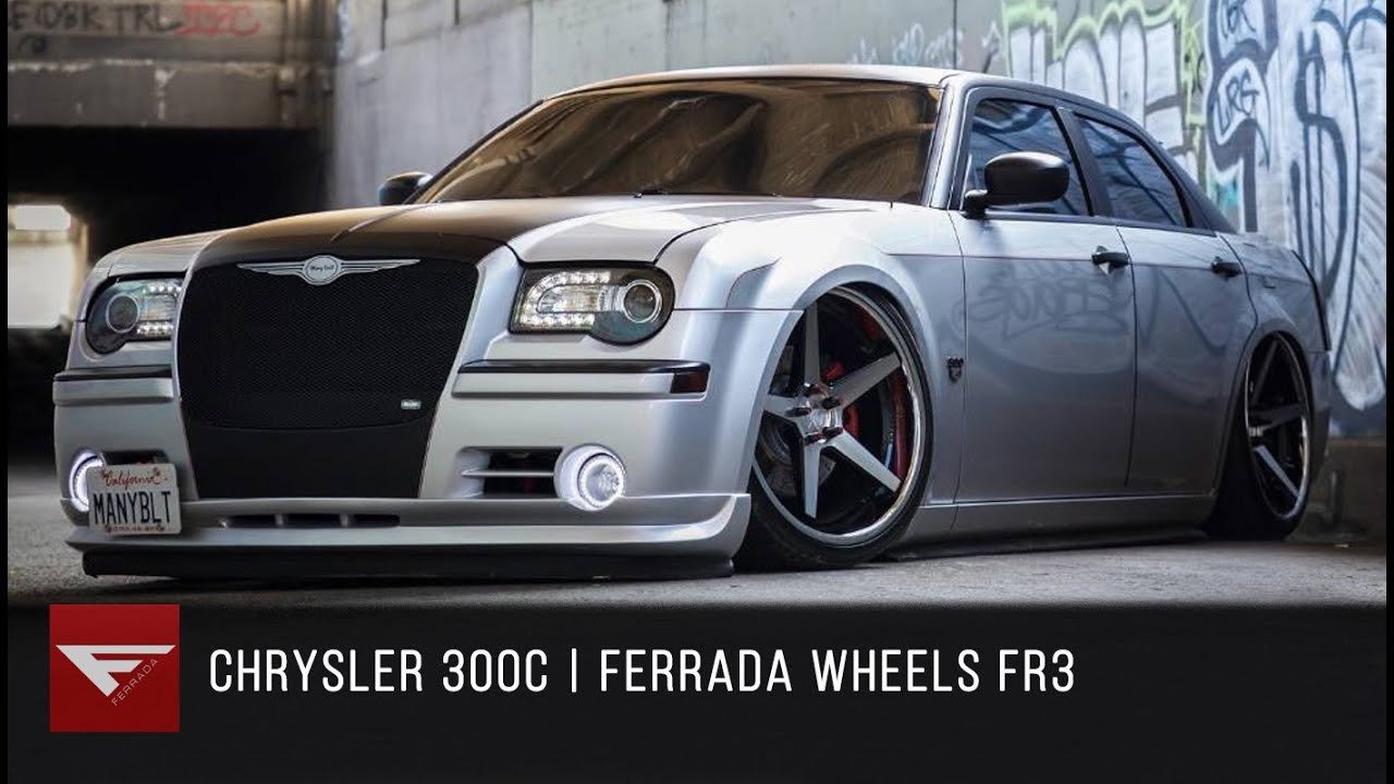 2006 Chrysler 300 bagged | Ferrada FR3 Machine Black / Chrome Lip