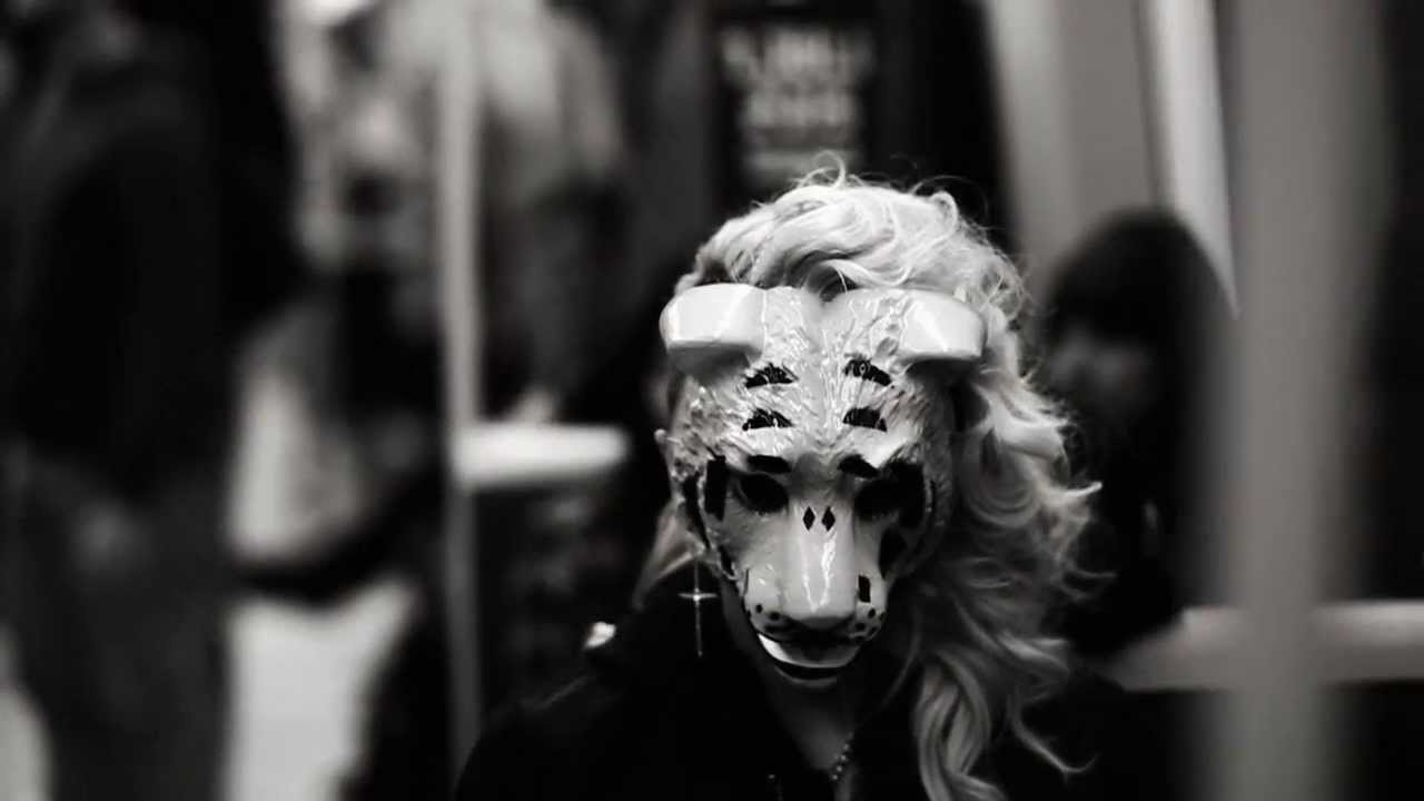 Electric Lady Lab feat. Sukker Lyn - Broken Mirrors (Official Video)