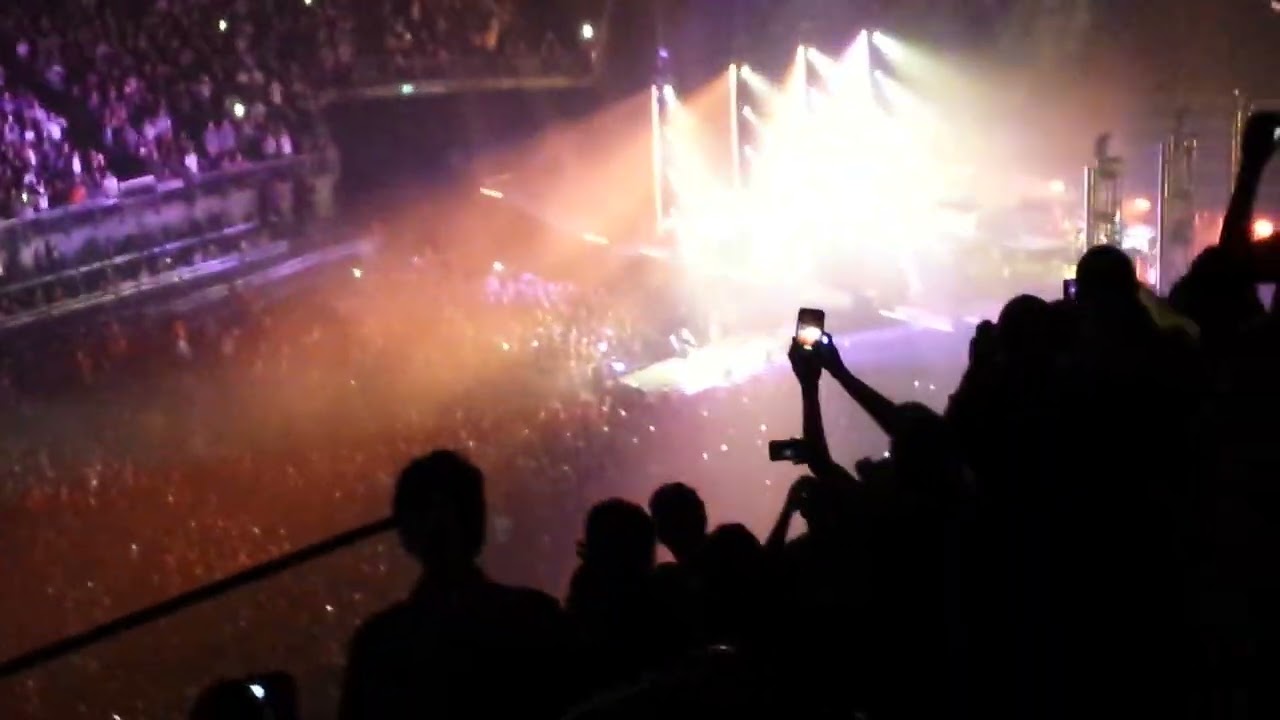 LINKIN PARK FINAL CONCERT O2 ARENA LONDON...IN THE END