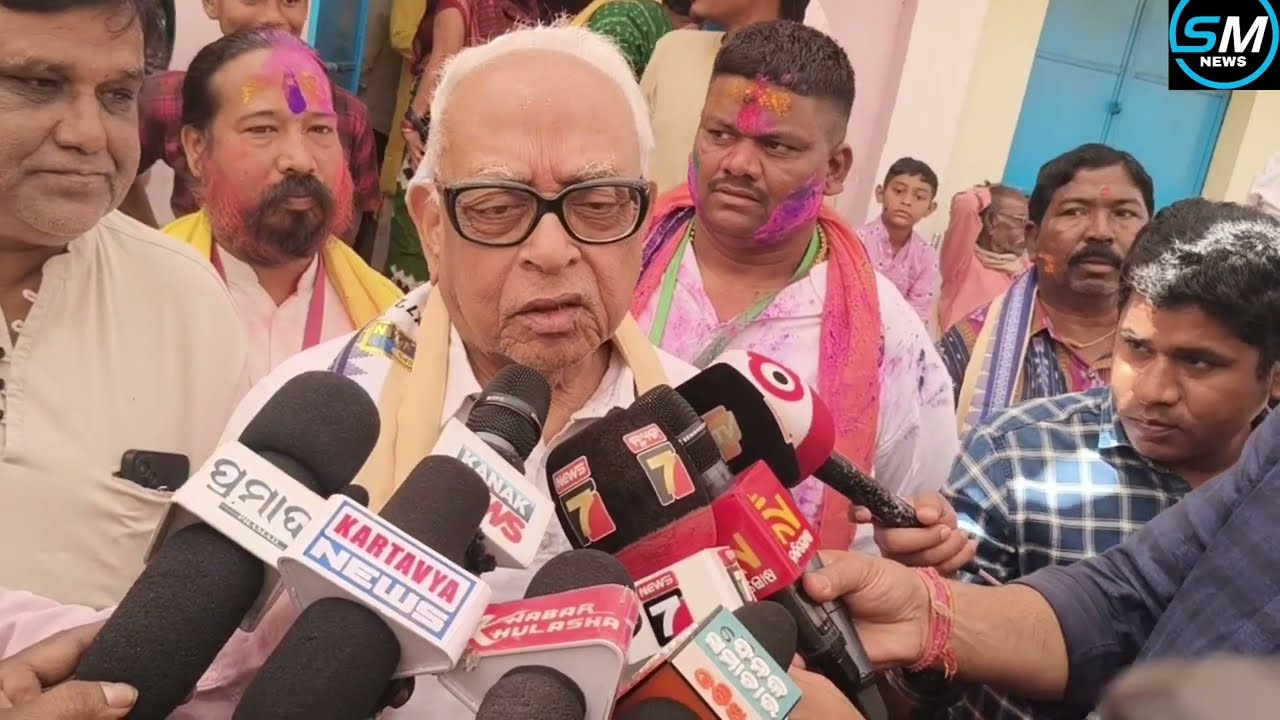 Balangir: ଯାଦବ ସମାଜ ପକ୍ଷରୁ ଦୋଳ ମହୋତ୍ସବ  ପାଳିତ।ନରସିଂହ ମିଶ୍ର, ଲିକା ସାହୁ ଓ ଅନ୍ୟ ମାନେ ଯୋଗ ଦେଇଥିଲେ 