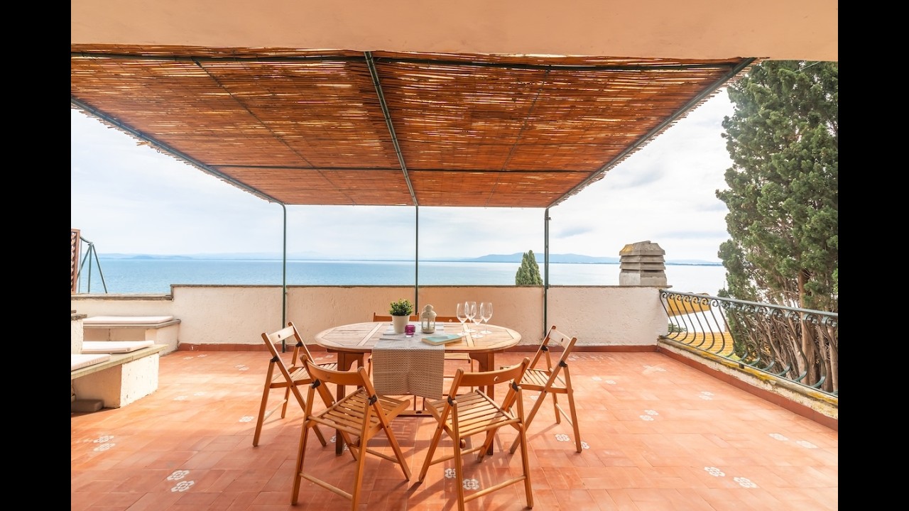 ATTICO con posto auto e bellissima vista aperta sul mare