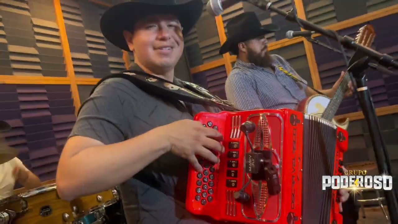 Popurrí corridos (El yuco y el del palenque) - Grupo poderoso