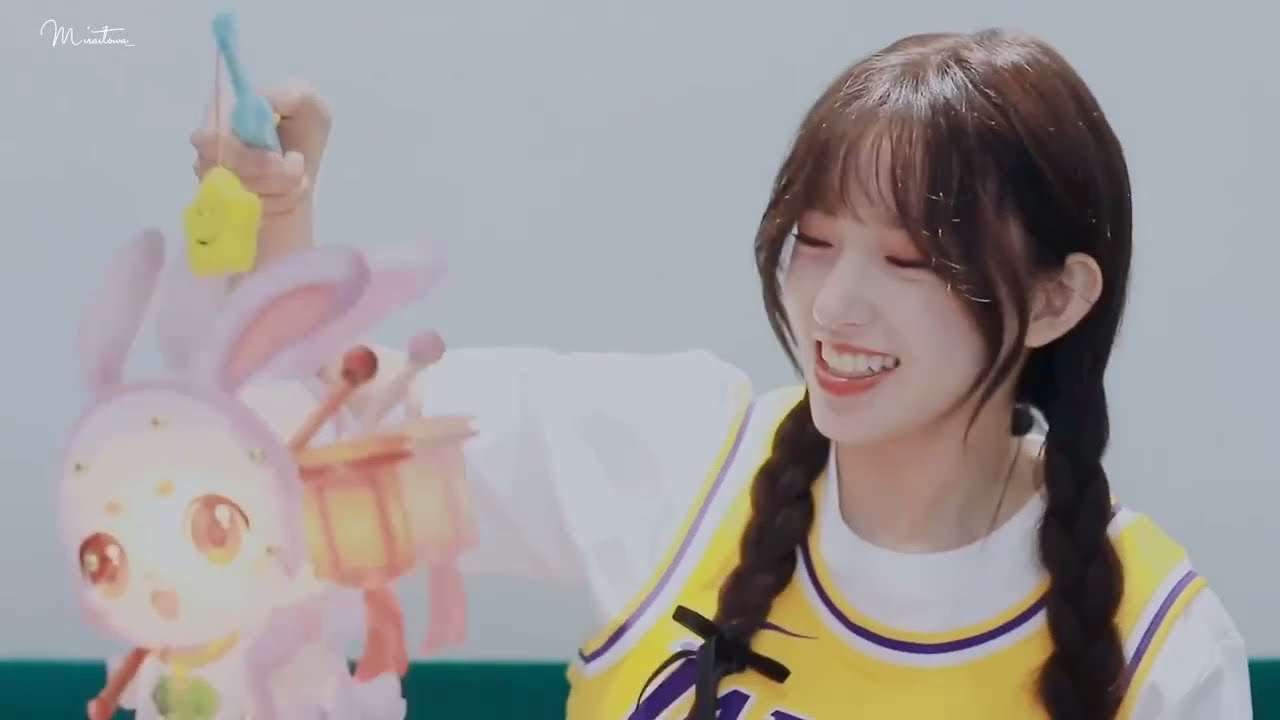 Dễ thương + Đáng yêu + Ngọt ngào + Xinh đẹp + Smile😊= Trình Tiêu Cheng Xiao.Yêu cô gái nhỏ này quá!