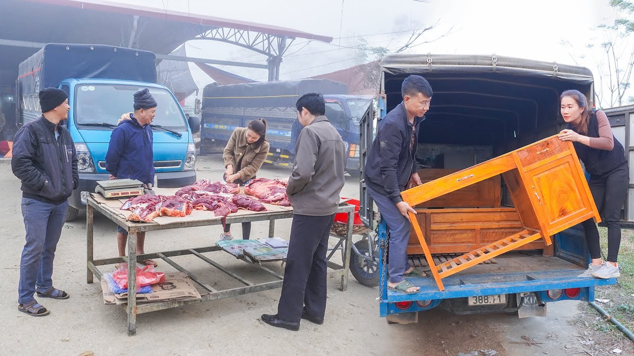 Selling Horse Meat At The Country Market. Use Truck To Transport Family Belongings To Help Brother