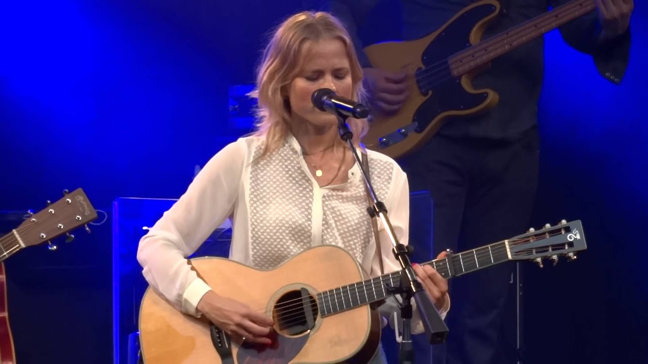 Common Linnets - Ilse Delange: Still Loving After You (Caprera Bloemendaal - 3 juli 2015)
