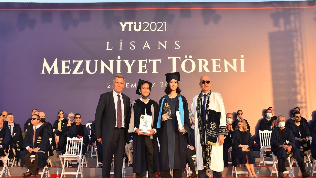 YTÜ 2021 Lisans Mezuniyet Töreni